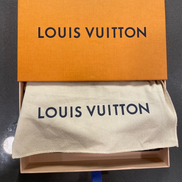 Sarah Wallet Perfect Condition Never used. - Picture 4 of 4